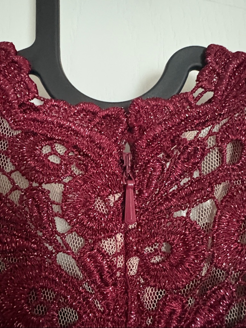 Xscape Burgundy Iridescent Lace-Detail Mermaid Prom Evening Gown - Picture 8 of 10
